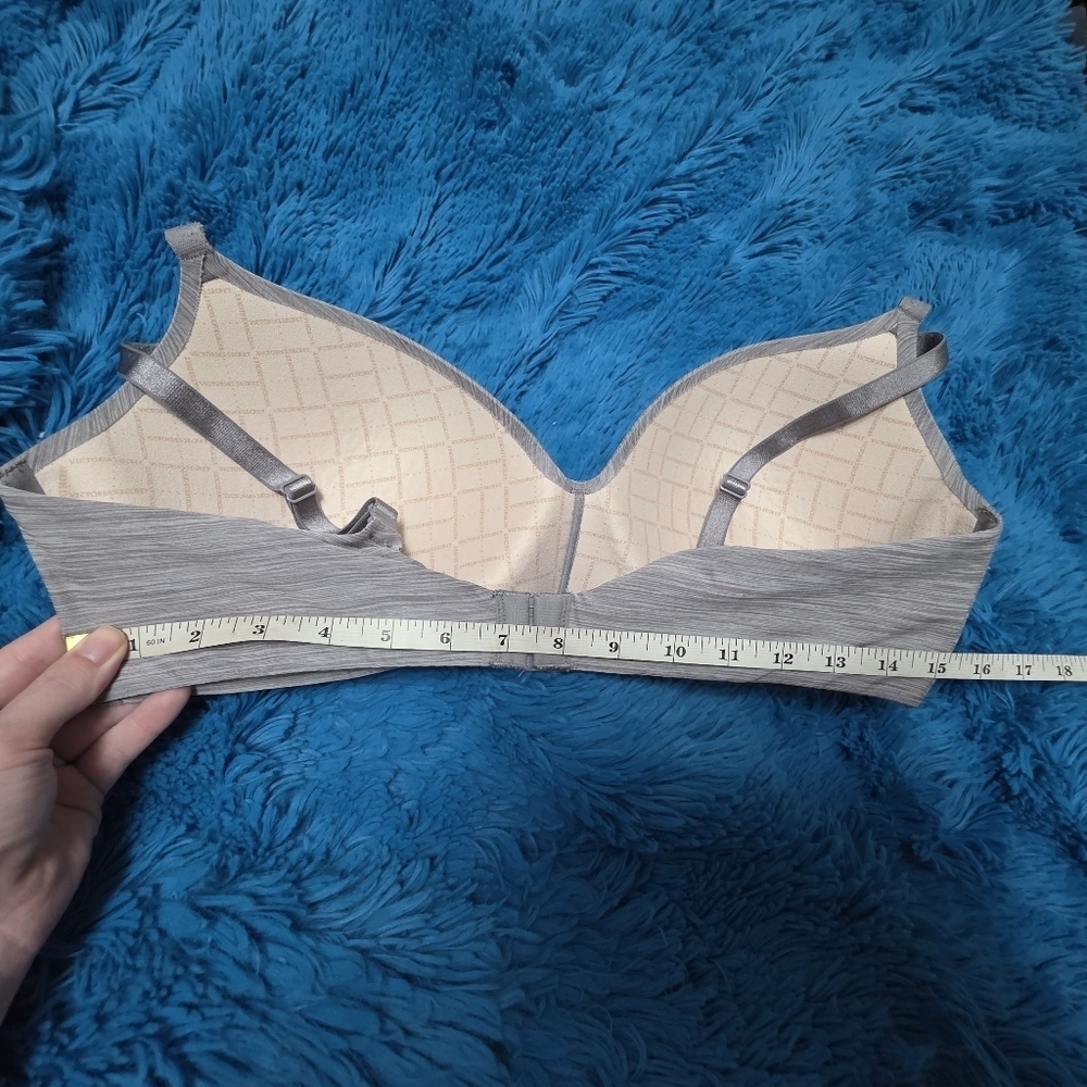 Victoria's Secret Wireless Convertible Light Padded Bra Size 38d - Picture 5 of 7